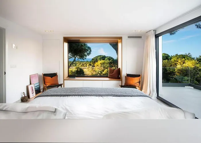 1728 Encinas Penzion *